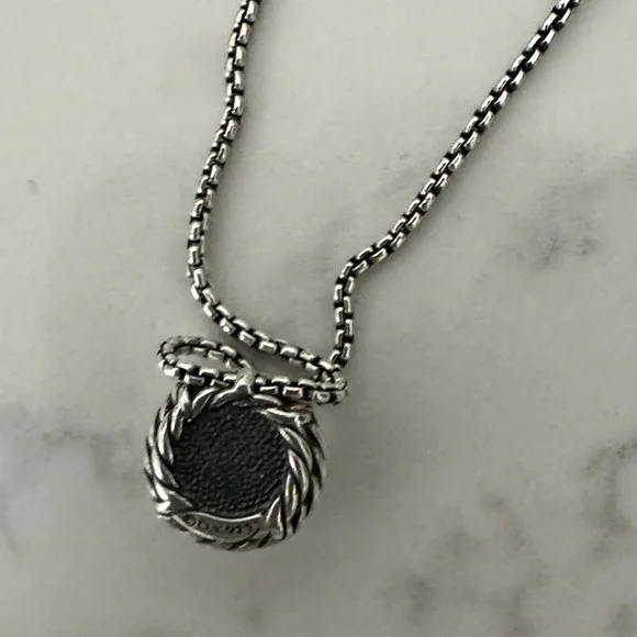 David Yurman Silver Necklace with White Pearl - Picture 4 of 4